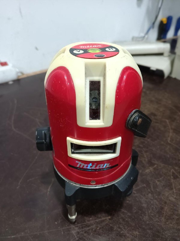 Зарядка Makita DC18RA, лазерный уровень, холодильник минибар 2