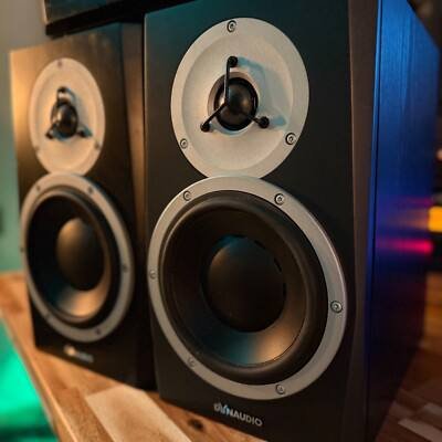 Dynaudio BM5 mkIII активные студийные мониторы, Universal Audio Volt 1 аудиоинтерфейс