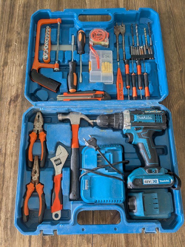 Шуруповерт Makita 48 В, 1 АКБ, набор инструментов