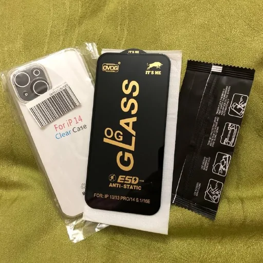 Чехол и защитное стекло на iPhone 14