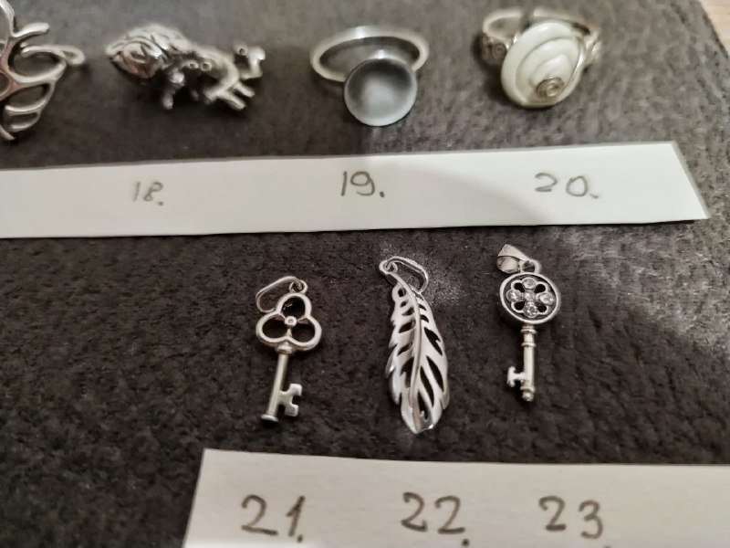 Серебряные и бижутерные украшения 8