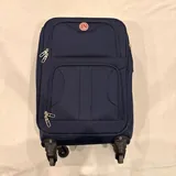 Одеяло, бадминтон, кроватный столик, чайные наборы, конструктор, чемоданы, одежда 6