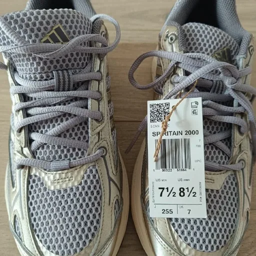 Новые кроссовки Adidas