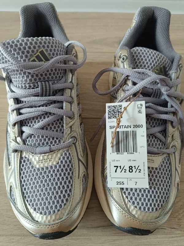 Новые кроссовки Adidas