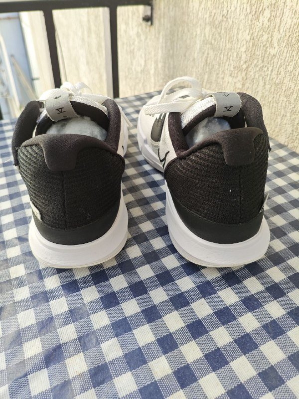 Кроссовки Nike Mens Kyrie 5 Low DJ6012-102 White Black 4