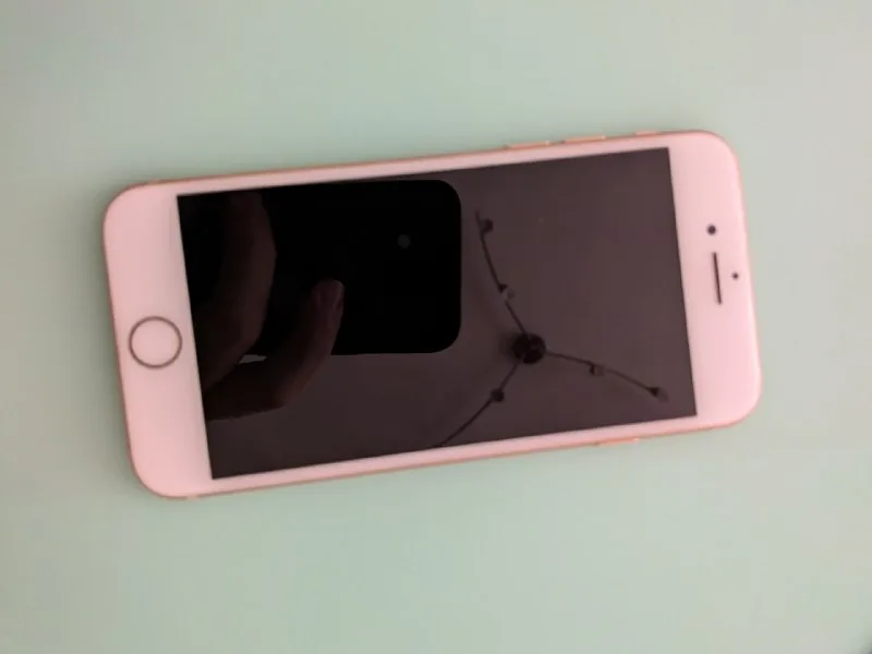 iPhone 8 64 ГБ 1