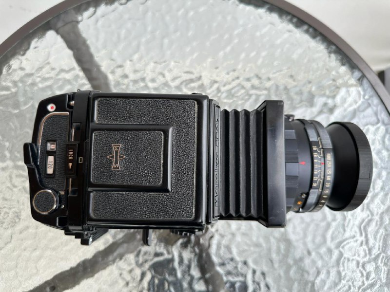 Среднеформатная камера Mamiya RB67 4