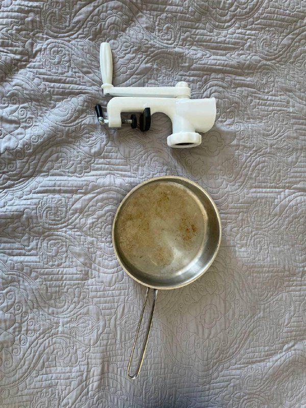 Разные инструменты, паяльник, сковородка, карабины, кусачки, очки для 3D, настольные игры, новогоднее, гном светильник 4