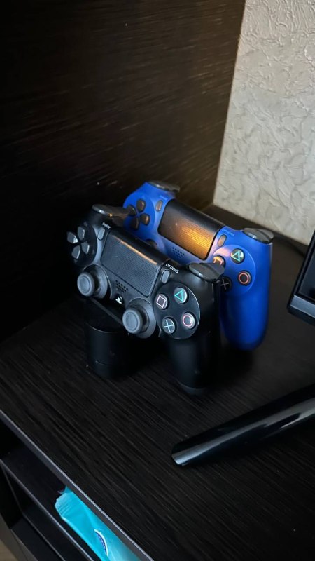 Playstation 4 pro, 2 джойстика, игры Call of Duty, FIFA 23, God of War, Resident Evil, Gran Turismo 7, Tekken 7 2