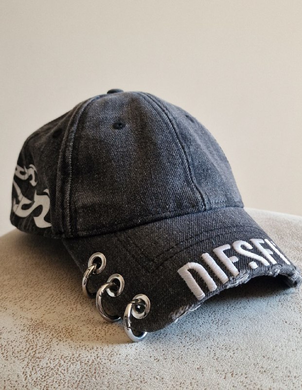 Мужские джинсы Diesel, бейсболка мужская Diesel, пляжные шорты Diesel 8