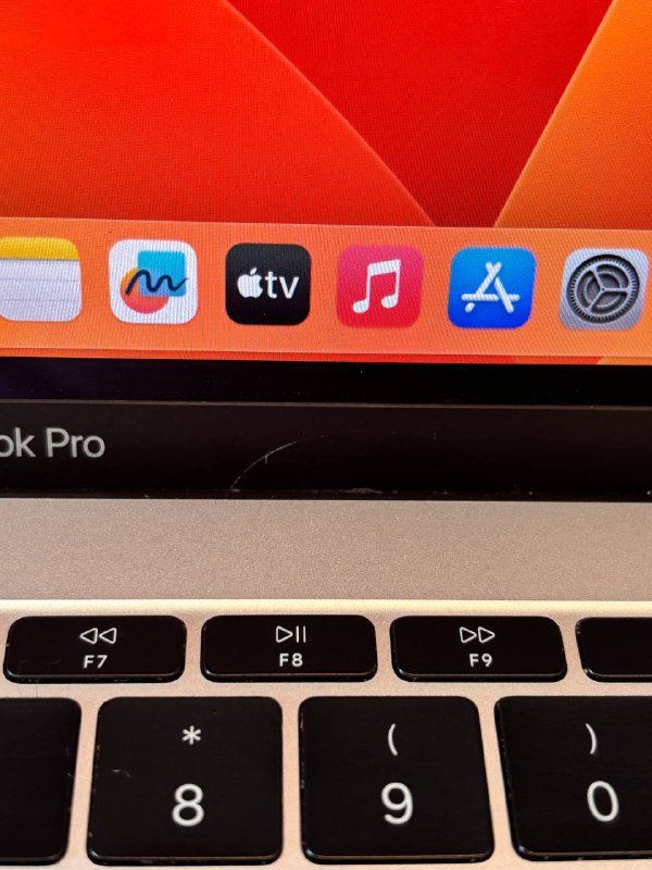 Macbook Pro 2017 i5 8/256GB 2