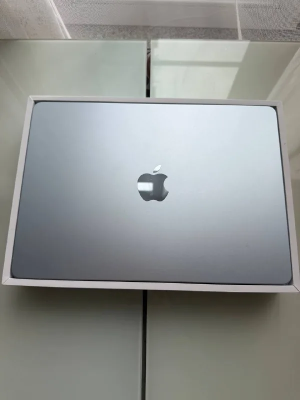 MacBook Air 13 M4 1