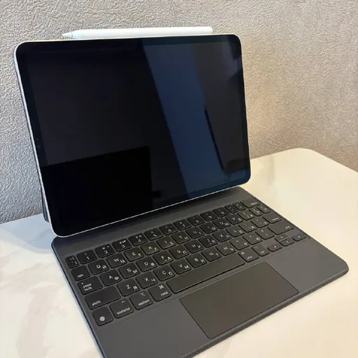 iPad Pro 11" 128GB Wi-Fi M2 с Magic Keyboard и Apple Pencil