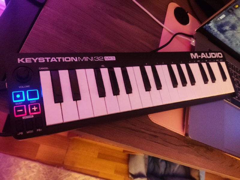 M-Audio Keystation Mini 32 MK3 Midi Controller