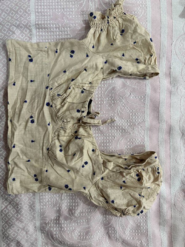 Топы М/L, юбка S, юбка-шорты М, леггинсы М, свитеры S и М, шарфы 4