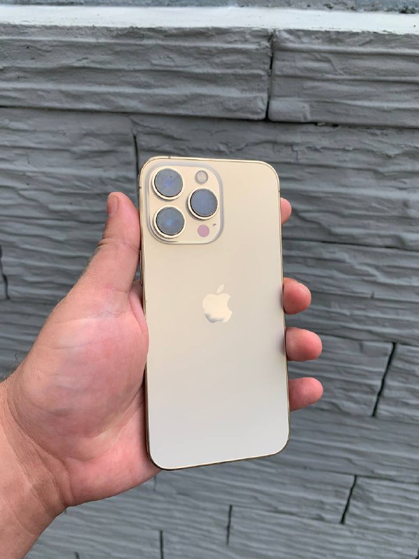 iPhone 13 Pro 256GB Gold, iPhone 13 Pro 256GB Graphite, iPhone 12mini 64GB White, iPhone 12 64GB Blue