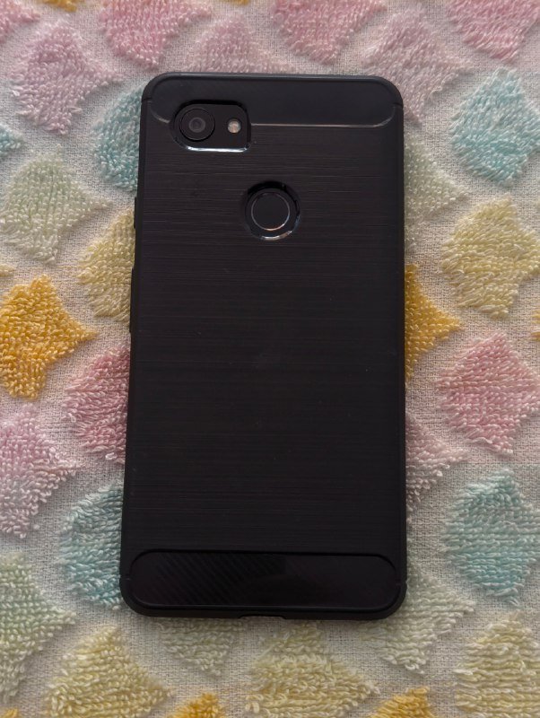 Смартфон Google Pixel 2 XL 4/64 с чехлом 2