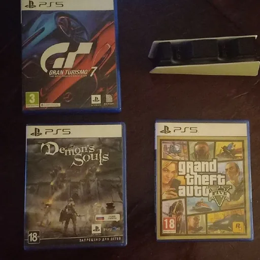 Gran Turismo 7, Demon's Souls, GTA 5, зарядка DualSense