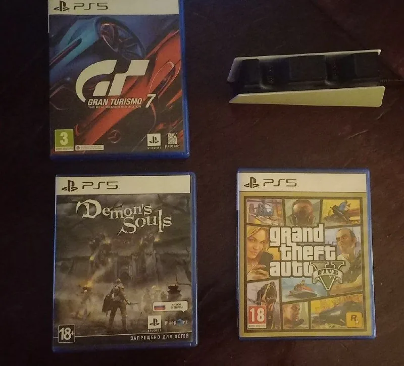 Gran Turismo 7, Demon's Souls, GTA 5, зарядка DualSense