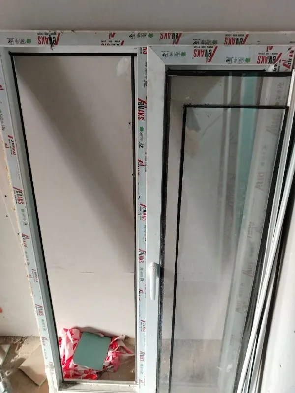 Пластиковое окно после демонтажа 102×177