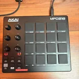Akai MPD218 USB MIDI контроллер 1
