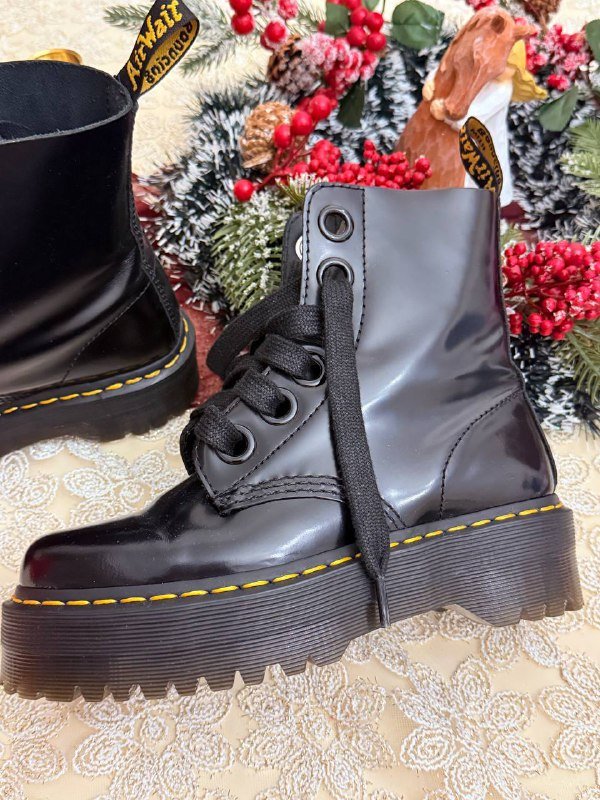 Женские черные ботинки размер 38 3