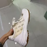 Оригинальные кроссовки GUESS, размер 39 3