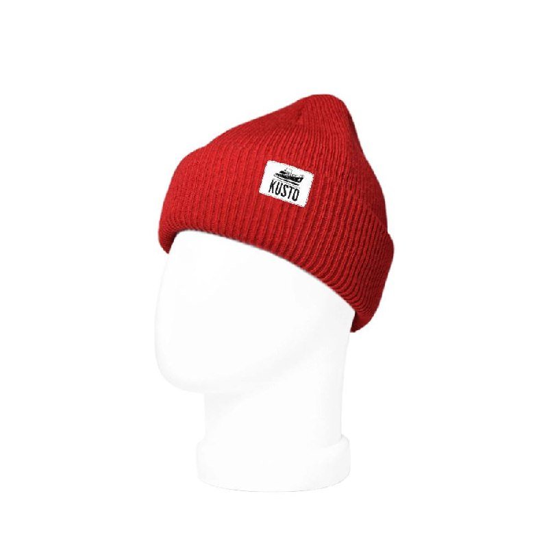 Вязаная шапка красная KUSTO