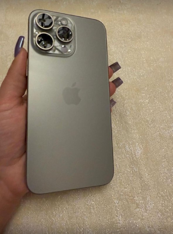 15 Про Макс iPhone в идеальном состоянии с коробкой 4