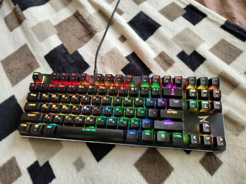 Клавиатура Blade Pro