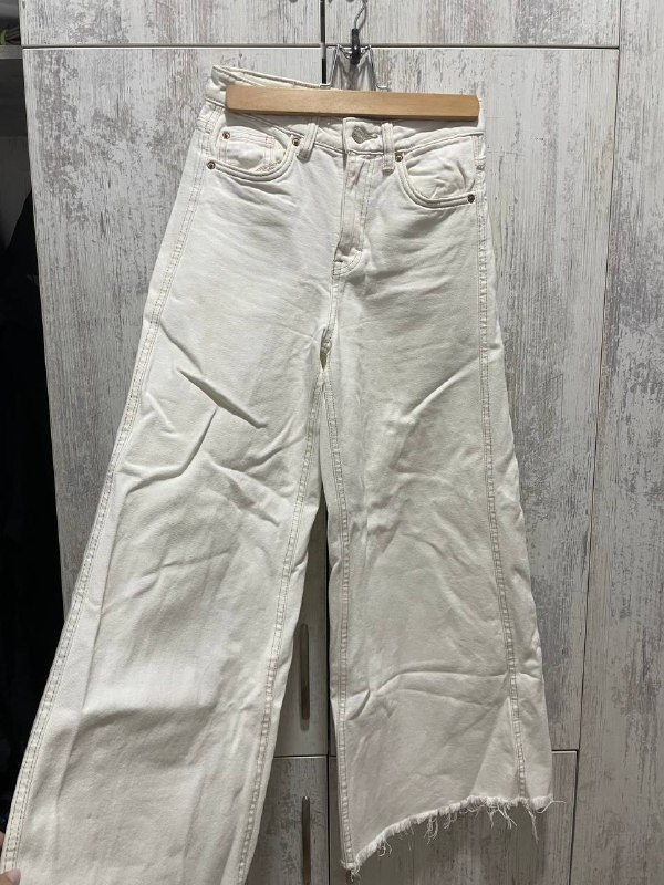 белые джинсы bershka, джинсы pull and bear, джинсовое платье H&M, летняя двойка платье и топ