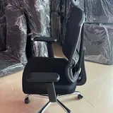 Офисное кресло 3