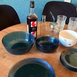 Набор посуды, стаканы, сироп, бутылка шампанского 2