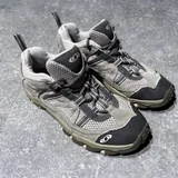 Salomon women’s trail sneakers 4