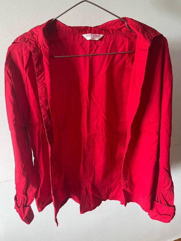 Коралки 37, 38, шапочка для плавания, очки, купальник XS, кофта S, шорты S, юбка S, рубашка XXL, кофеварка 7