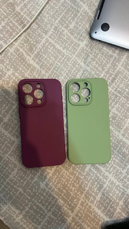 Два чехла на iPhone 15 Pro