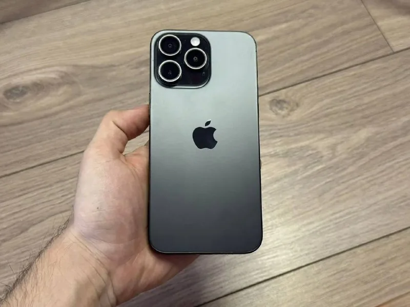 iPhone 15 Pro Max 1