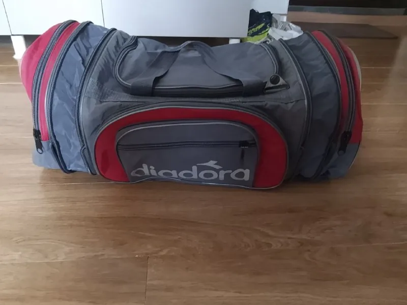 Спортивно-дорожная сумка Diadora