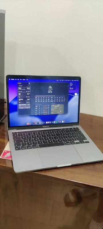 MacBook Pro 13 M2 8/512 GB 1