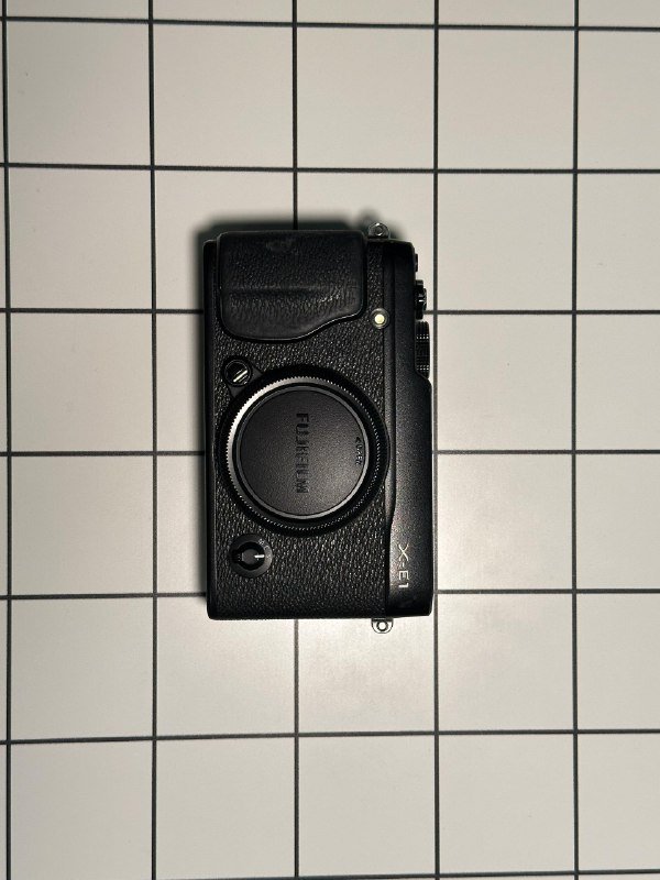 камера Fujifilm X-E1, камера Sony A68, объектив Minolta, клавиатуры