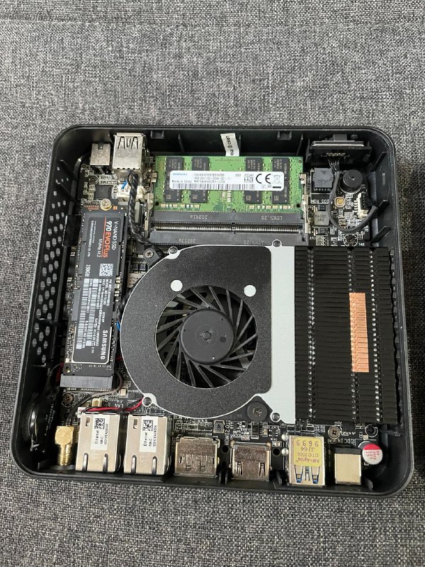 Мини-компьютер Zotac ZBOX-MI643 Intel Core i5 16Гб SSD 256Гб 6