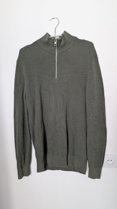 Бомбер Reserved, рубашка Pull&Bear, свитеры H&M 9