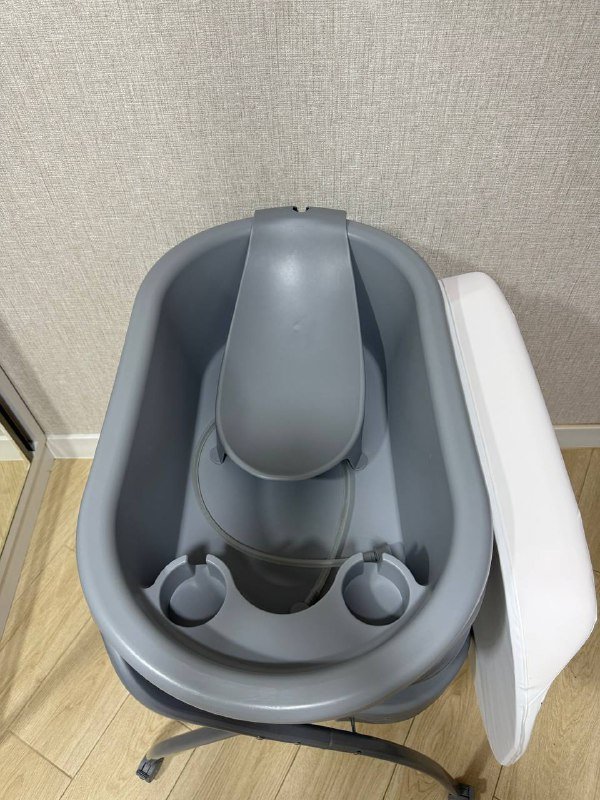 Пеленальный стол и ванночка с горкой Lionelo 4