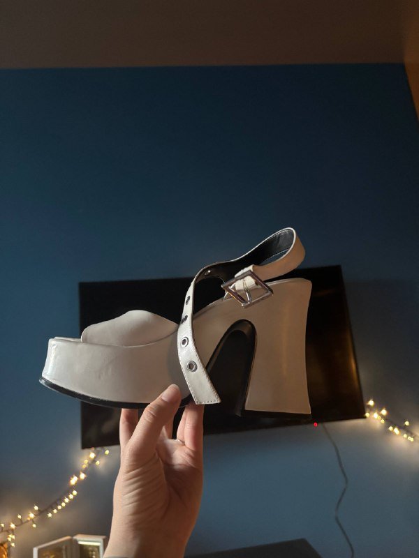 Белые женские босоножки Charles&Keith 39 размер 2