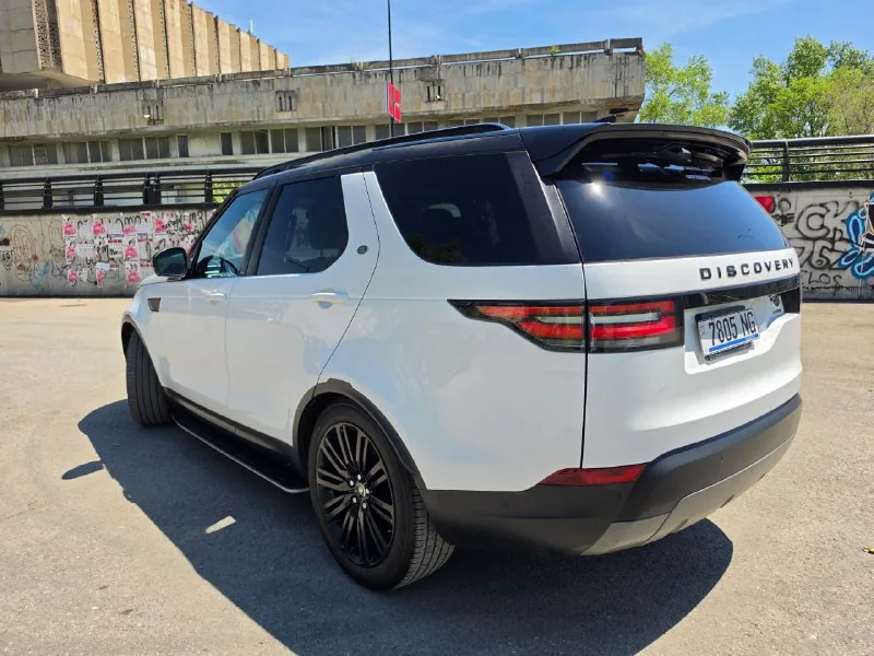 Land Rover Discovery 5 2017 3