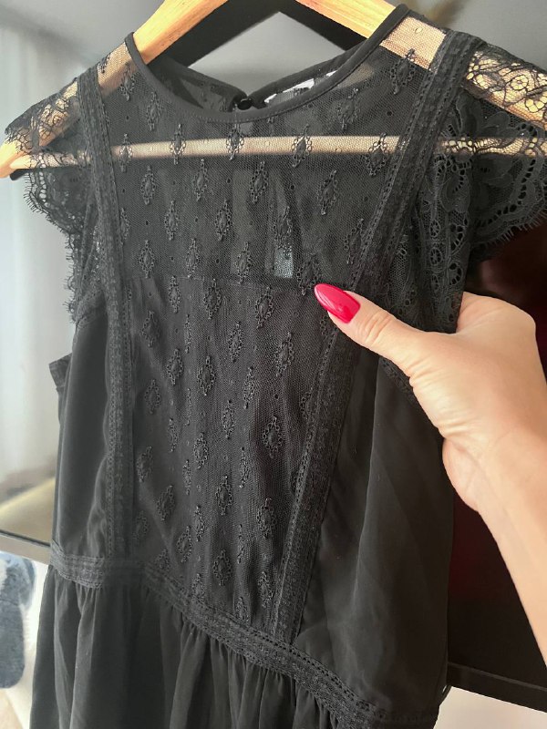 Стильное черное платье 2