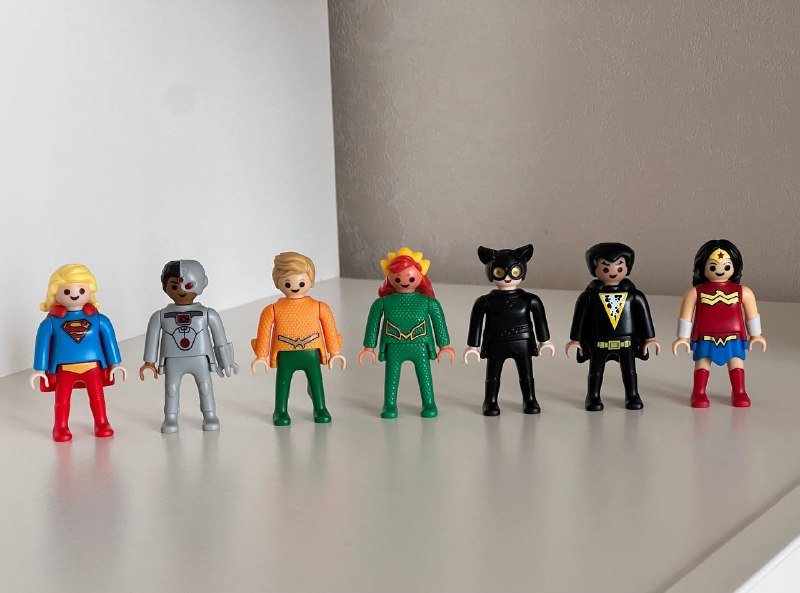 коллекция фигурок Kinder Surprise DC Playmobil, 13 супергероев, обмен Джокер и Робин