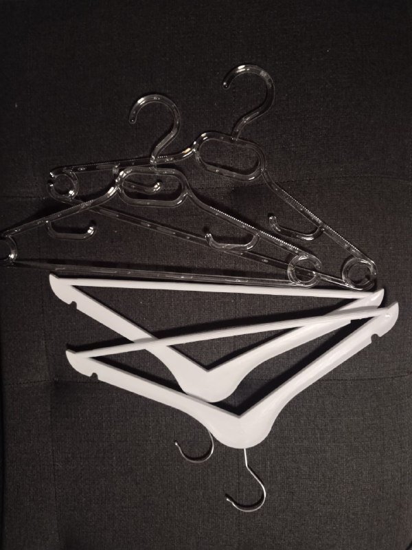 Коврики для ванной, удлинитель, книга, ёлка с игрушками, вешалки 7