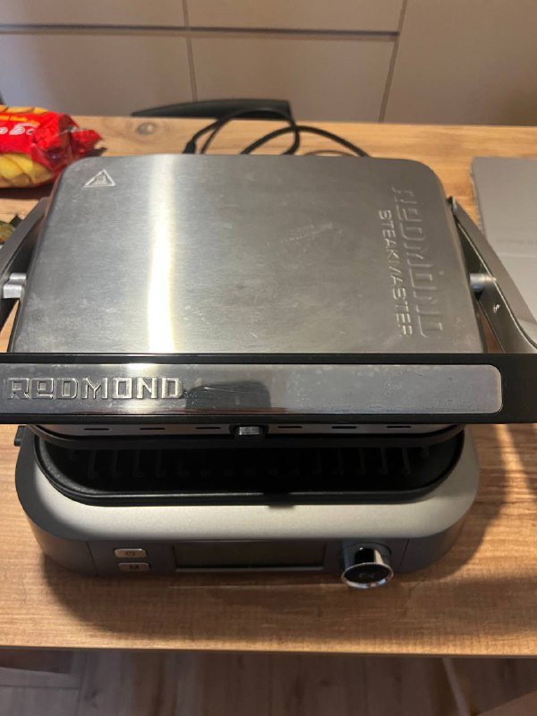 Грильница REDMOND SteakMaster 1