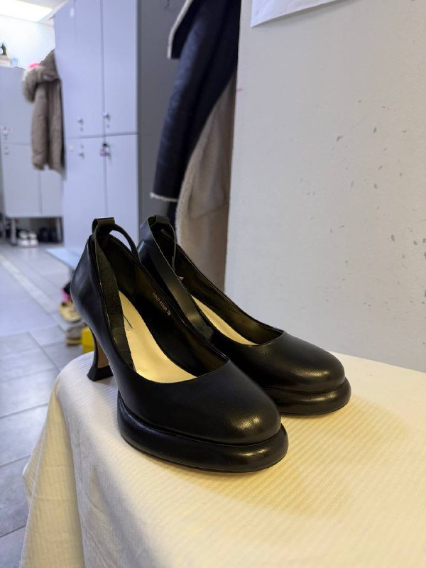 Босоножки из замши, вьетнамки Havaianas, босоножки Bershka, кожаные туфли 38 р 6